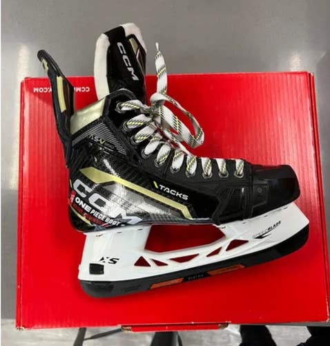 New Senior CCM AS-V Pro Hockey Skates Wide Width 7