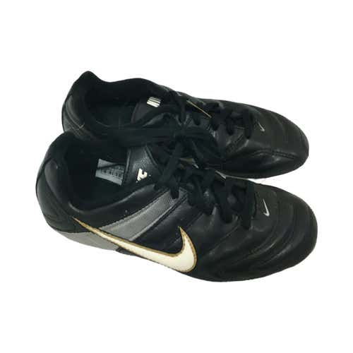 Used Nike Park Ii Youth 13.0 Outdoor Soccer Cleats
