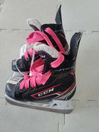 Used Ccm Ft350 Youth 10.0 Ice Hockey Skates