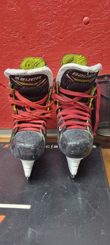Used Junior Bauer Supreme M4 Hockey Skates Regular Width Size 1.5