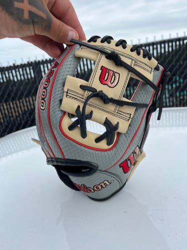 New  Infield 11.25" A2000 Baseball Glove