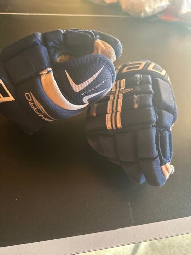 Bauer 10” youth hockey gloves