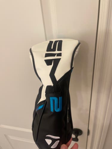 Taylormade Sim 2 Driver Head cover