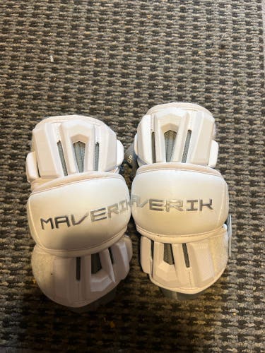 Used Adult Maverik Max Arm Pads