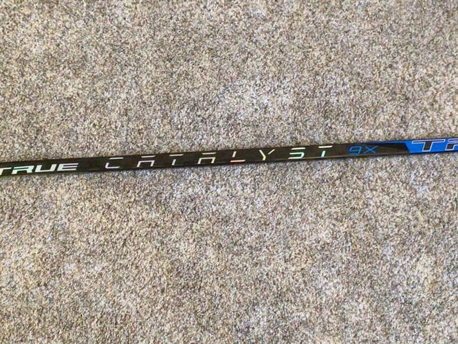 Used Senior True Catalyst 9X Right Handed Hockey Stick P28 Pro Stock
