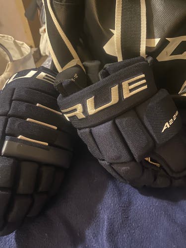 New  True 12" A2.2 Gloves