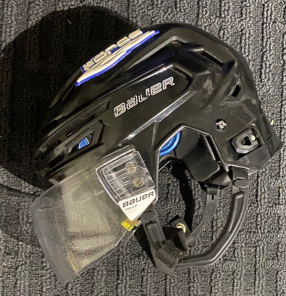 Used Medium Bauer Re-Akt 150 Helmet