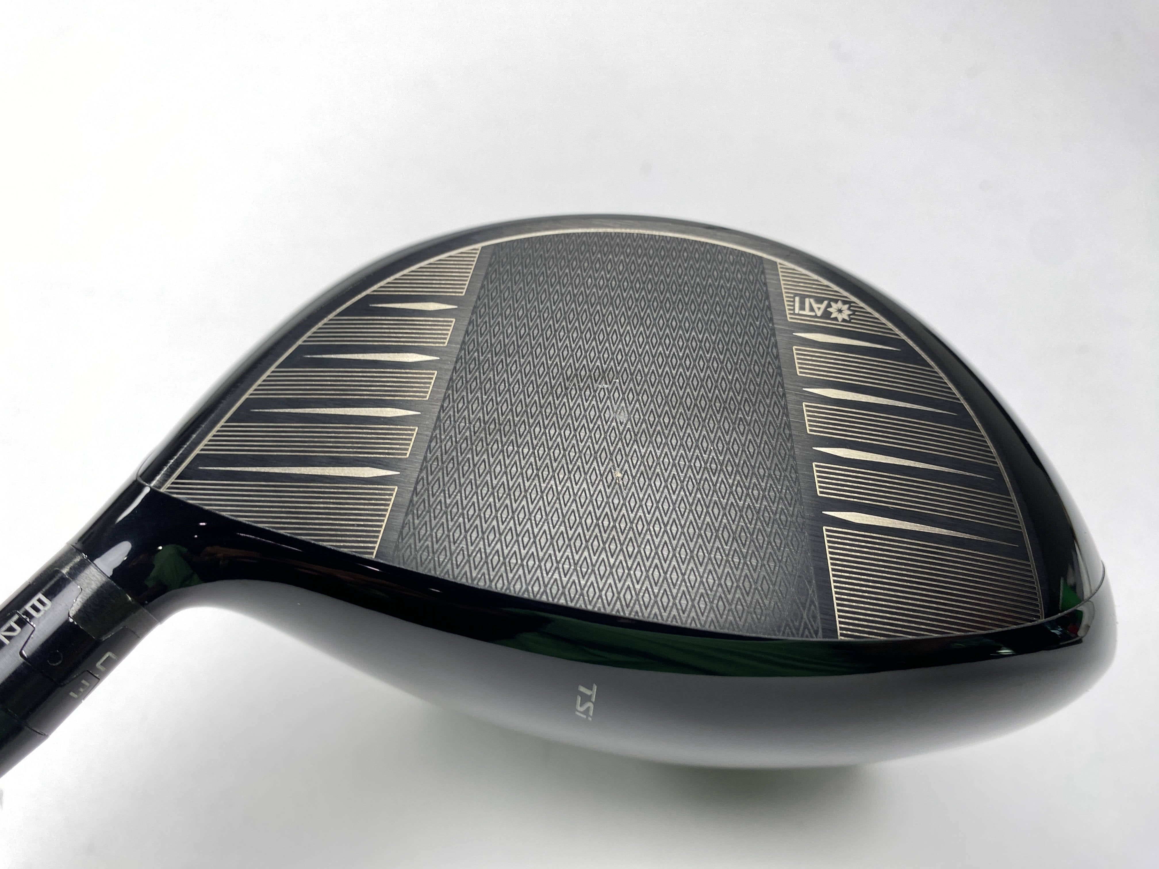 Titleist TSi3 ドライバー VeloCore TSi3 Driver | Golf Drivers | Titleist Golf Clubs