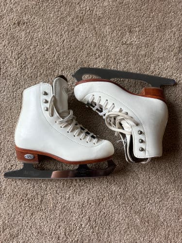 Used Riedell A Junior 12.5 Figure Skates