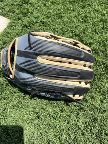 Used 2023 Left Hand Throw Rawlings Outfield REV1X Baseball Glove 12.75"