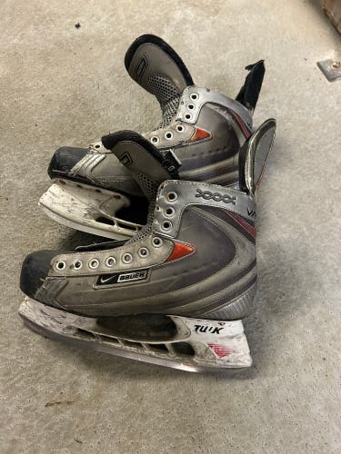 Bauer Vapor XXXX Hockey Skates, Size 9