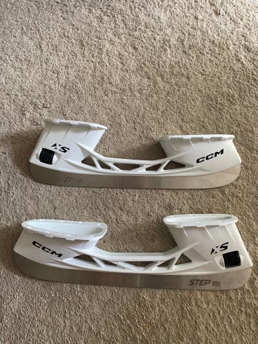 Hockey skate holder