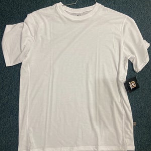 D1 Sports Men's Medium White T-Shirt