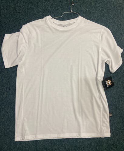 D1 Sports Men's Medium White T-Shirt