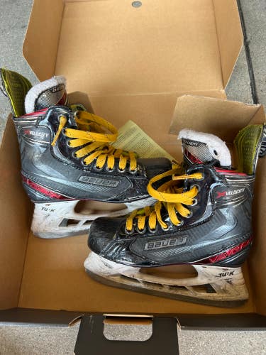 Used Junior Bauer Vapor XVelocity Hockey Skates Extra Wide Width Size 3