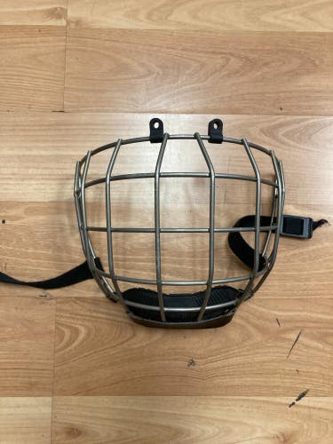 Used Small True Dynamic 9 Pro Full Cage