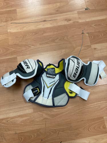 Used Large Youth Bauer Supreme S170 Shoulder Pads