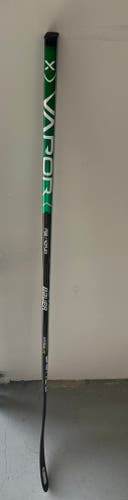 New Junior Bauer Vapor Hyperlite Right Handed Hockey Stick P92