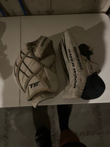 Hockey goalie gloves