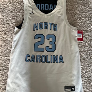 North Carolina Branded White/Black Reversible Large Men's Jersey