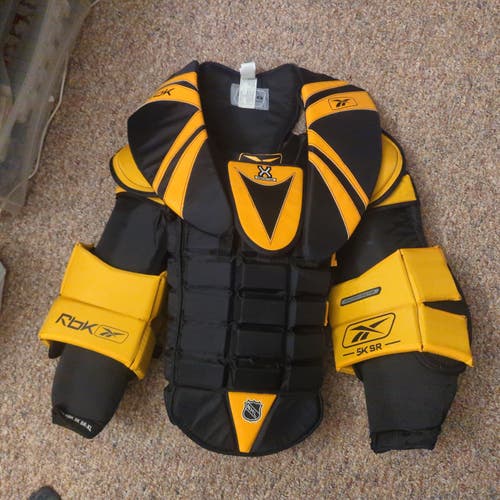 XL Reebok 5K Goalie Chest Protector