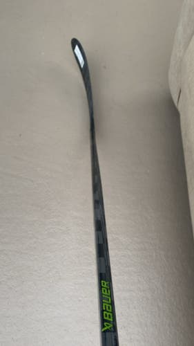 New Senior Bauer Ag5nt Right Handed Hockey Stick P28 Pro Stock