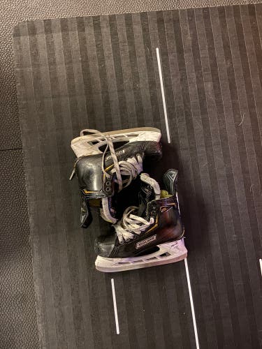 Bauer hockey skate