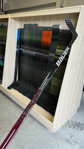 Hyperlite 87 Flex P28 Left Hand Bauer Vapour New Senior (Oskar Olausson Colorado Avalanche)