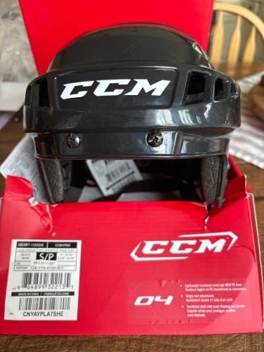 New CCM HT04 Ice Hockey Player Helmet size Senior Small Black equipment sr