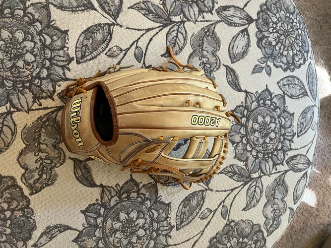 Used Outfield 12.75" A2000 Baseball Glove
