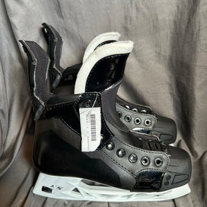 New Intermediate CCM JetSpeed FT6 Hockey Skates Regular Width Size 5