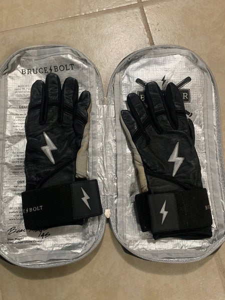 Bruce bolt batting gloves youth XL black and silver Long Cuff