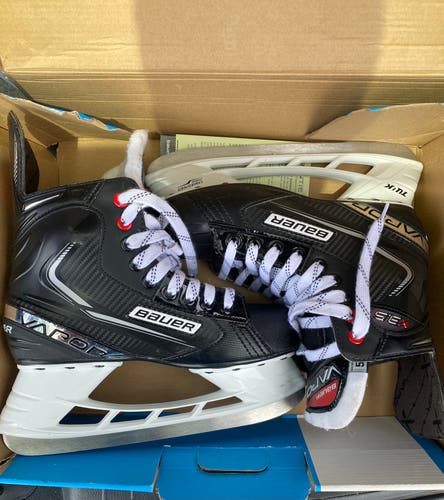 Bauer Vapor X3.5 INT Size 5 D Skates