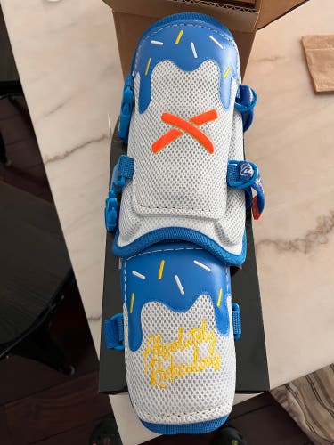 Ookla absolutely Ridiculous leg guard