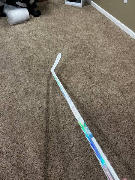 Used Senior Bauer Right Handed P28M Pro Stock Proto-R Hockey Stick