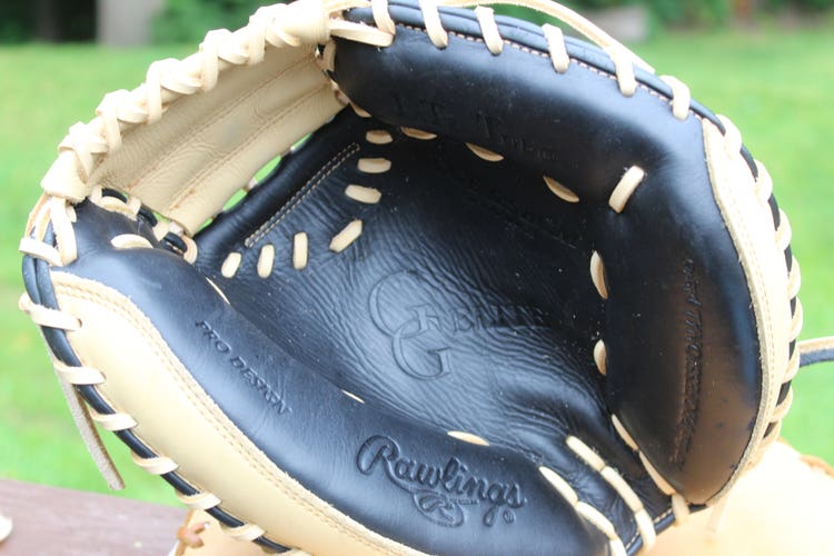 Used Rawlings Right Hand Throw Catcher's Gold Glove Elite Baseball Glove 32.5"