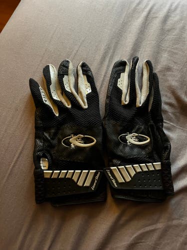 New Black Komodo Elite Lizard Skins gloves