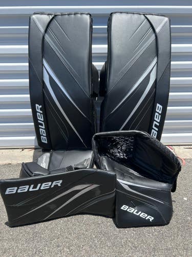 Black Used 33" Senior Bauer Vapor X5 Pro Goalie Full Set Regular