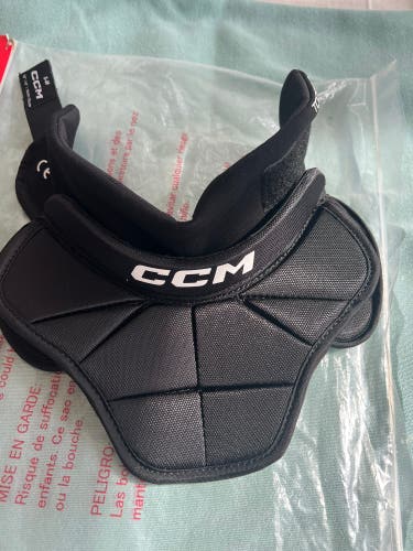 New CCM Tcg9000 Throat Collar Neck Guard JR  Size S-M 10”-14”