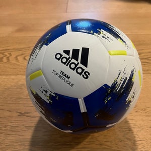 Like New Adidas Team Top Replique Soccer Ball