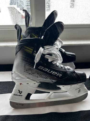 Bauer Vapor Hyperlite 2 Hockey Skates 7.5 FIT 3