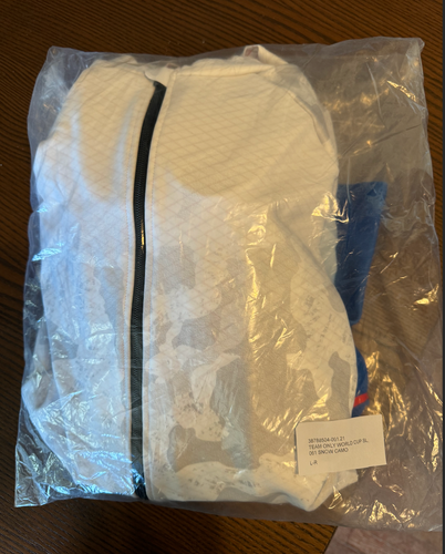 New Large Men's Spyder Ski Suit