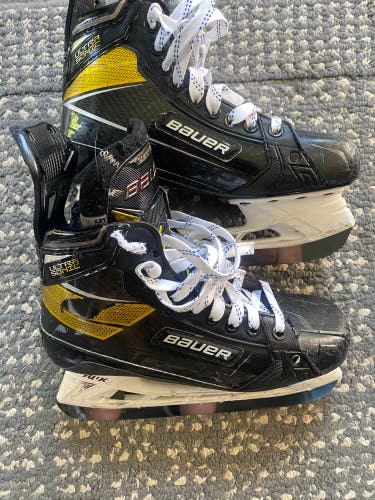 Used Intermediate Bauer Regular Width Size 5.5 Supreme UltraSonic Hockey Skates