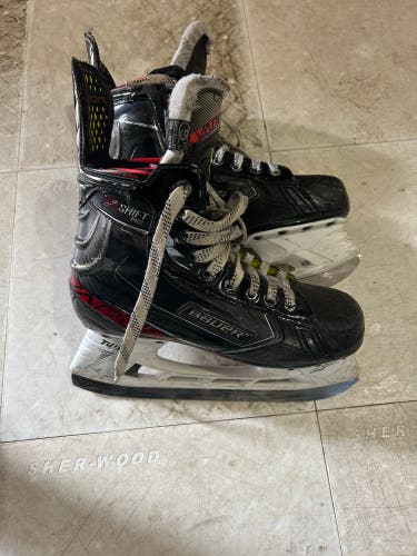 Used Junior Bauer Regular Width  Size 5 Vapor X Shift Pro Hockey Skates