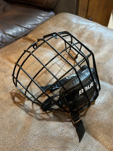 Bauer hockey cage