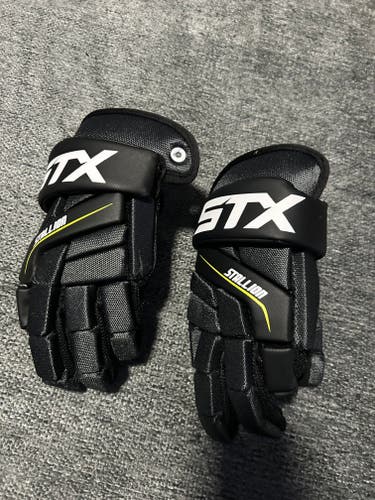 Used STX Stallion 200 Lacrosse Gloves Medium
