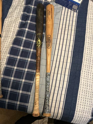 Used  Louisville Slugger Maple 29 oz 32" MLB Prime Maple Bat