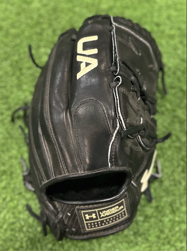 New Under Armour Right Hand Throw Pitcher's Flawless Baseball Glove 12"