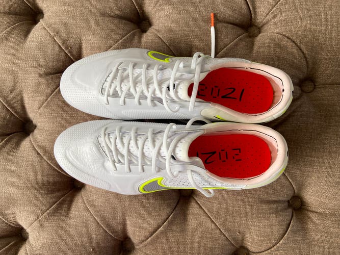Size 11.5 (Women's 12.5) Unisex Nike Tiempo Legend 9 Elite Cleats