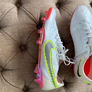 White Used Size 11.5 (Women's 12.5) Unisex Nike Tiempo Legend 9 Elite Cleats